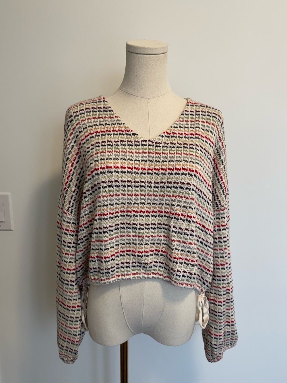V-Neck Cream Cropped Knit Sweater with  Stripes